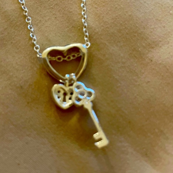 Silver heart ❤️ with lock and Key charm pendent - Picture 6 of 7
